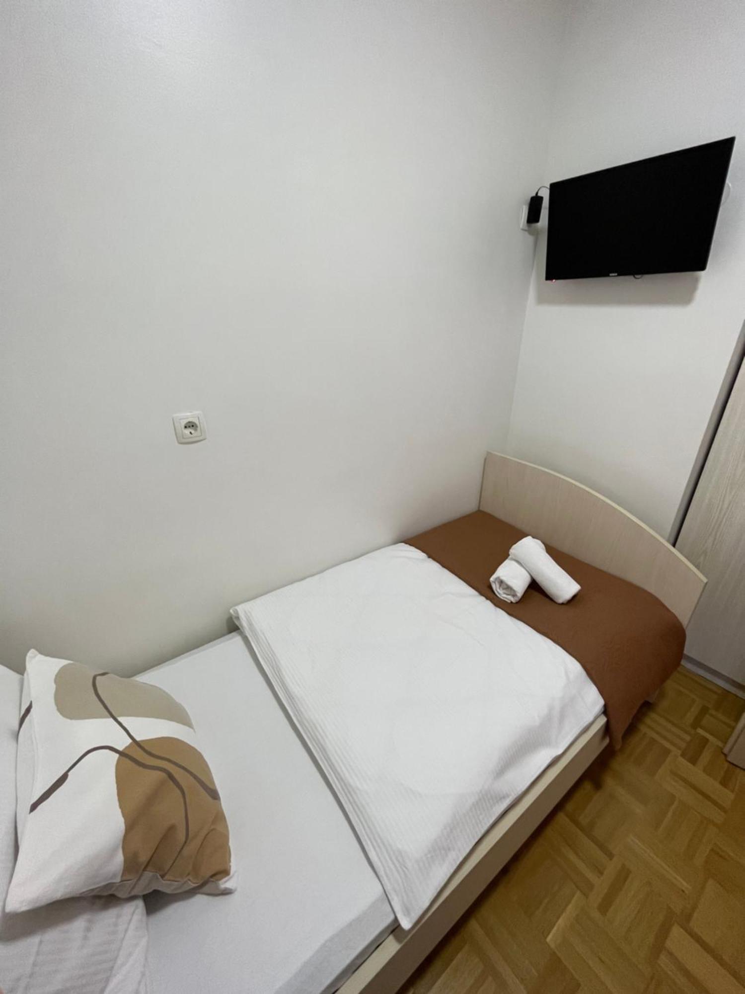For5 Appartement Ðakovo Buitenkant foto