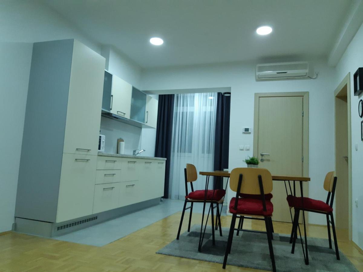 For5 Appartement Ðakovo Buitenkant foto